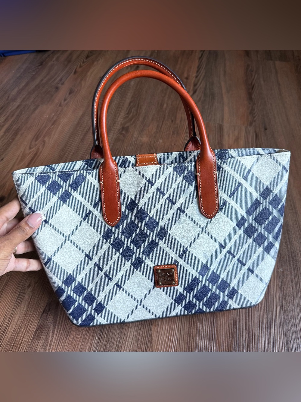 Dooney & Bourke Tote - Picture 10 of 11